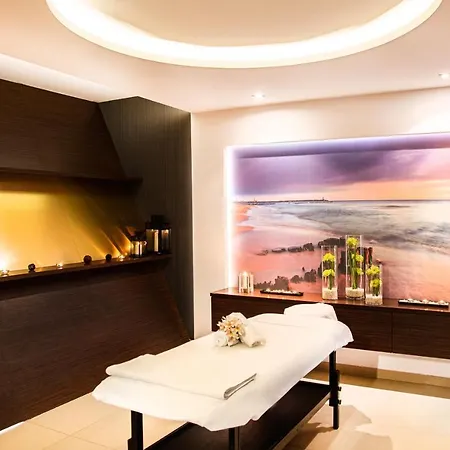 فندق Dom Zdrojowy & - Destigo ياستارنيا