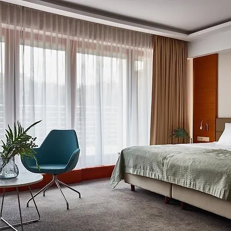 Hotel Dom Zdrojowy & - Destigo 4*