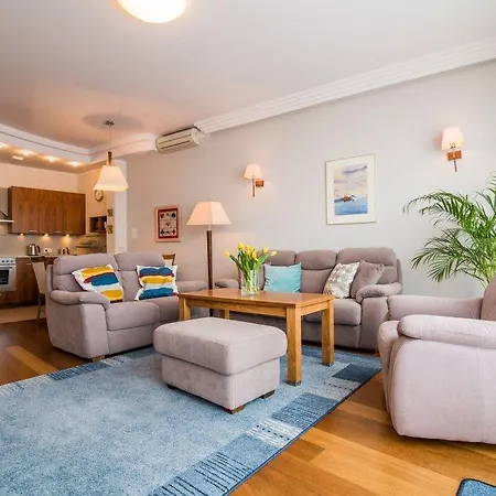 Dom Zdrojowy & - Destigo